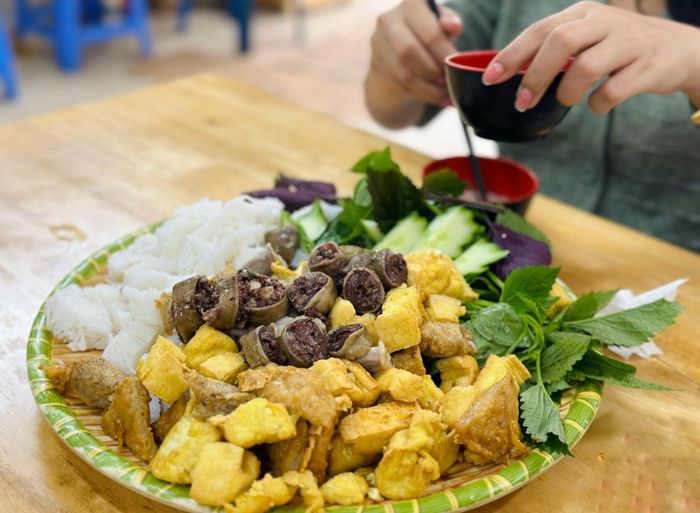 Các món ăn từ đậu ở ngoài hàng thường chứa nhiều dầu mỡ. Ảnh: Ban Mai