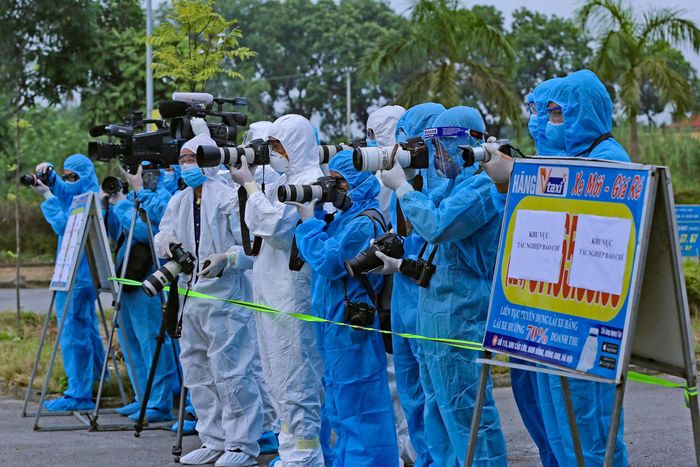 Sự dấn thân, trung thực và bản lĩnh nghề nghiệp là nền tảng tạo nên niềm tin của công chúng đối với báo chí. Ảnh: Lê Anh Dũng.