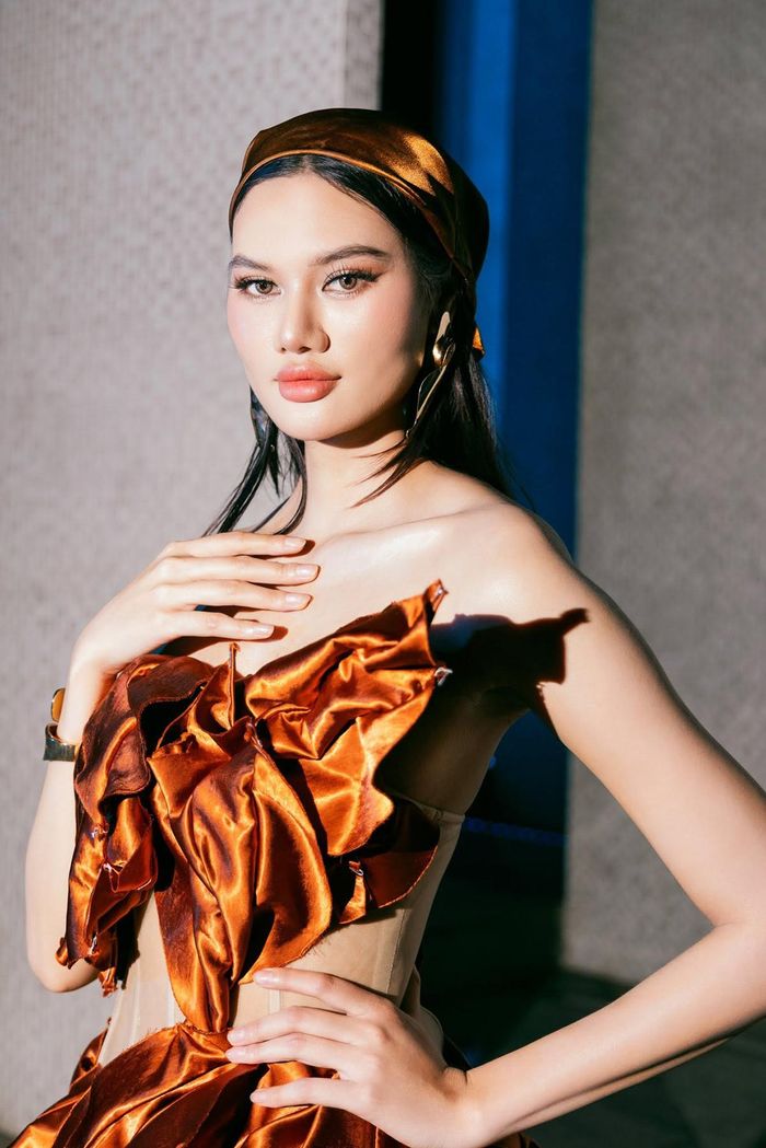 "Tôi nghĩ mỗi người có cái nhìn khác nhau. Tôi vẫn muốn thử sức và trải nghiệm xem khả năng của mình tới đâu, biết đâu sẽ làm nên chuyện để mọi người có thể thay đổi cách nhìn”, cựu VĐV bóng chuyền chia sẻ.