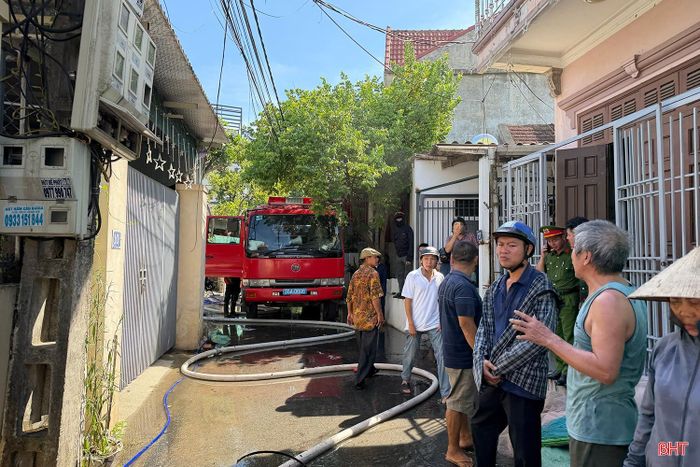 Theo thông tin bước đầu, nguyên nhân đám cháy có thể do chập điện. Hiện, cơ quan chức năng đang tiếp tục xác minh, làm rõ nguyên nhân vụ cháy.