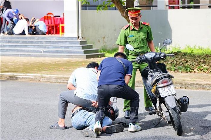 Một số tình huống thực binh tại buổi diễn tập. Ảnh: TTXVN phát