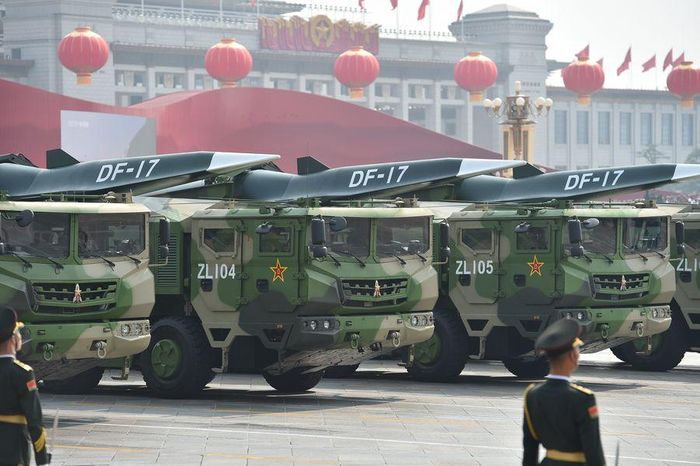 Tên lửa siêu vượt âm DF-17 của Trung Quốc. Ảnh: Xinhua