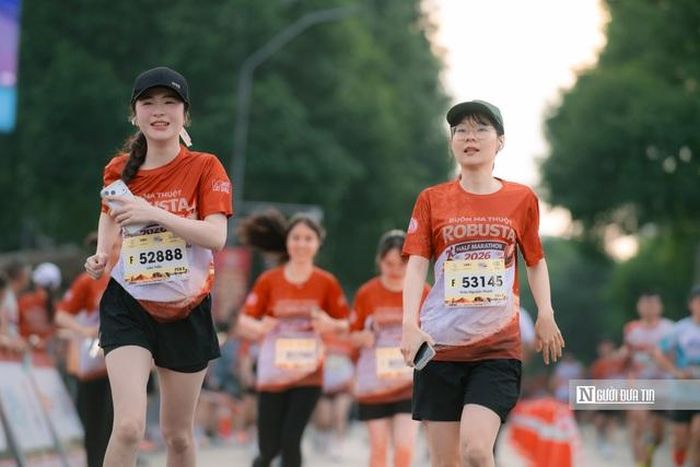 Cuộc đua "xuyên bình minh" đã mang đến cho du khách những trải nghiệm thú vị. Chị Nguyễn Thanh Thảo cho biết, bắt đầu từ khi đêm còn bao phủ trên những cung đường của thủ phủ cà phê, trong một tiếng của hành trình, mình đã đi qua những thôn, buôn, tiếp đó là thấy ánh bình minh chạng vạng, le lói rồi mặt trời lên cao dần cũng là lúc mình về đích. Đây là một hành trình, cũng là một trải nghiệm ý nghĩa.