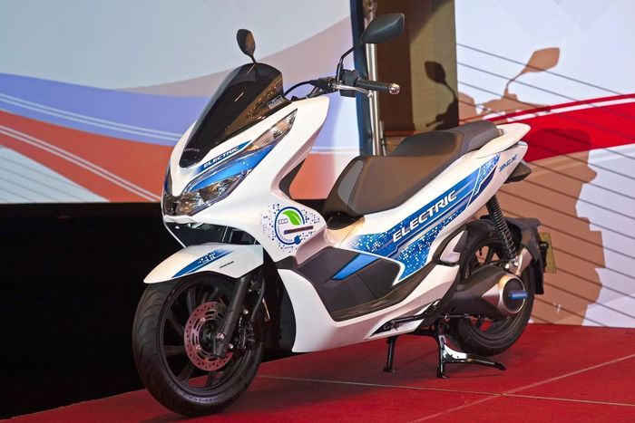PCX Electric được Honda giới thiệu tại một sự kiện năm 2019. Ảnh: T.T.