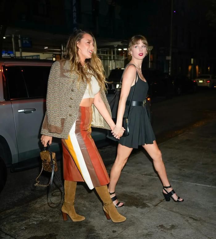 Một nguồn tin nhận định Blake Lively không muốn vắng mặt trong đám cưới Taylor Swift vì hình ảnh cá nhân luôn là điều cô đặc biệt quan tâm.