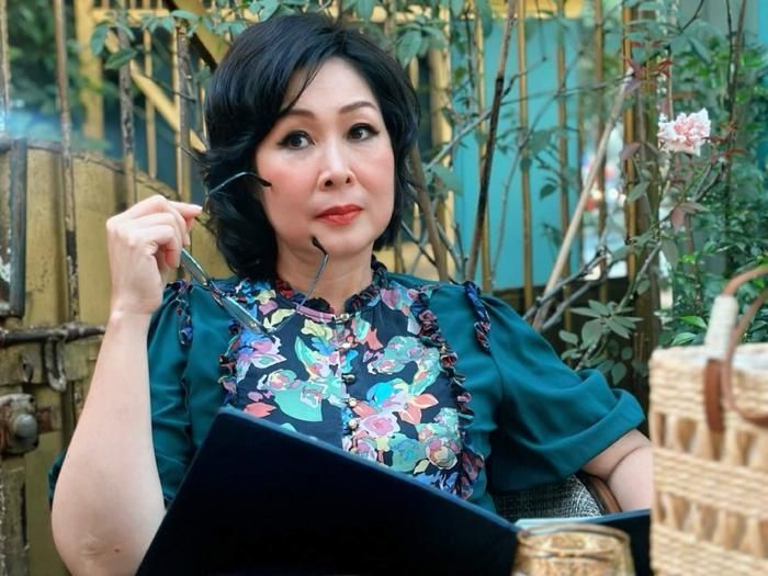 Với vị thế trong nghề hàng chục năm qua, cả nghệ sĩ Hồng Vân hay Xuân Hinh xứng đáng có được một tác phẩm điện ảnh tạo dấu ấn mạnh mẽ hơn trên thị trường.