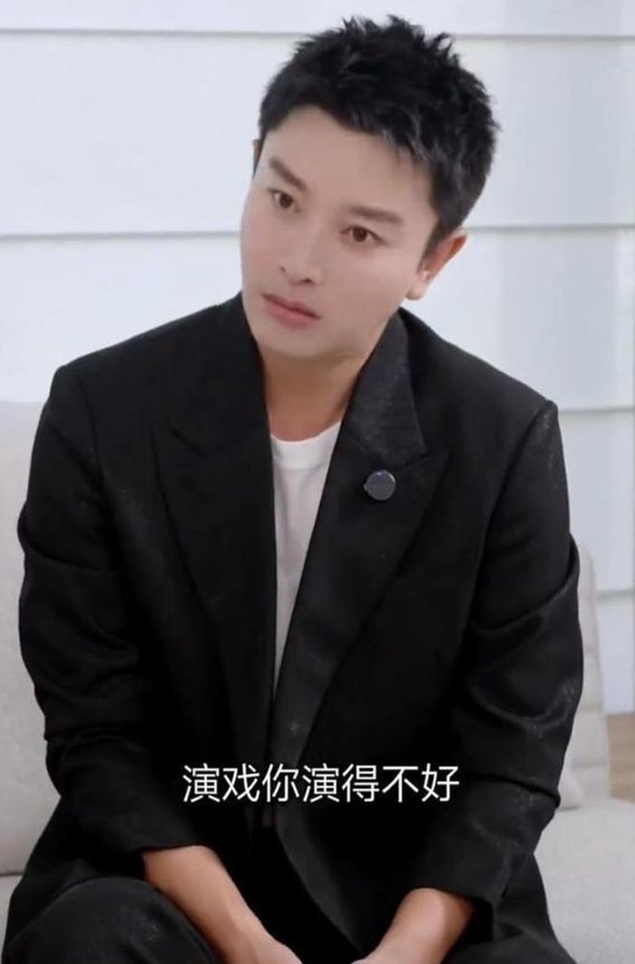 Những chia sẻ của Giả Nãi Lượng tạo ra nhiều ý kiến trái chiều khi nam diễn viên hiện là một trong những ngôi sao livestream bán hàng có doanh thu hàng đầu tại Trung Quốc.