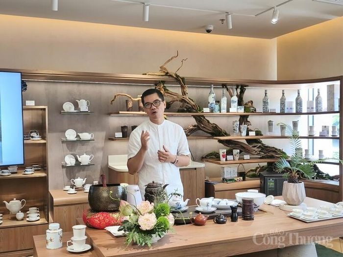  Báo chí đóng vai trò quan trọng trong việc lan tỏa văn hóa trà Việt. Ảnh: Nguyễn Hòa