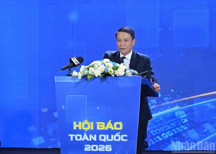 Nhà báo Nguyễn Đức Lợi, Phó Chủ tịch Thường trực Hội Nhà báo Việt Nam, Trưởng Ban tổ chức Hội Báo toàn quốc 2026 phát biểu tổng kết Hội Báo. Ảnh: Nhandan.