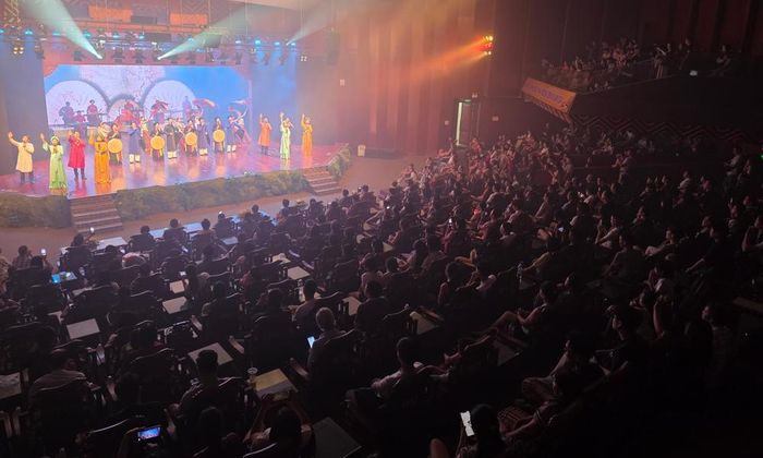  Tối 20/6, không gian Nhà hát Dân ca Quan họ Bắc Ninh chật kín khán giả. 