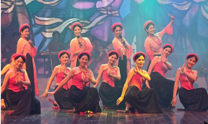  Tiết mục "Guốc mộc" trong phần 2 - "Nét son Kinh Bắc". 