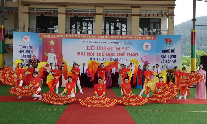  Biểu diễn văn nghệ chào mừng Đại hội. 