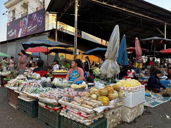 Cánh cửa giao thương được mở rộng từ Hành lang kinh tế Đông - Tây sẽ giúp nâng tầm giá trị cho nông sản ở Lào. Ảnh: ALĂNG NGƯỚC