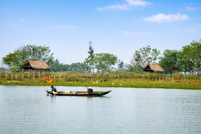 Cư dân dọc bờ sông Thu Bồn có đời sống văn hóa phong phú. Ảnh: QUỐC TUẤN