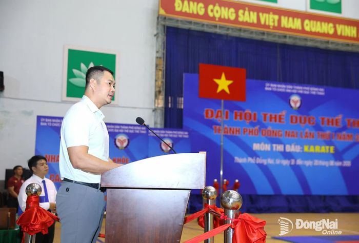 Phó Giám đốc Trung tâm Huấn luyện và Thi đấu thể thao thành phố Đồng Nai Huỳnh Trúc Phương phát biểu khai mạc. Ảnh: Huy Anh