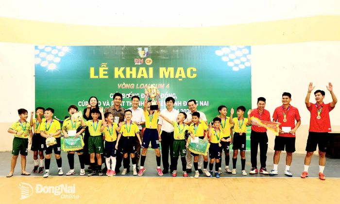 Đội bóng nhí phường Xuân Lộc giành hạng nhất cụm 4 cùng sở hữu tấm vé dự vòng chung kết Giải bóng đá nhi đồng U.11 Cúp Báo Phát thanh, Truyền hình Đồng Nai - C.P. Việt Nam lần thứ 21, năm 2026. Ảnh: ĐVCC