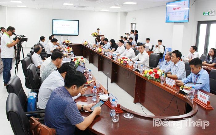 Quang cảnh buổi họp mặt.
