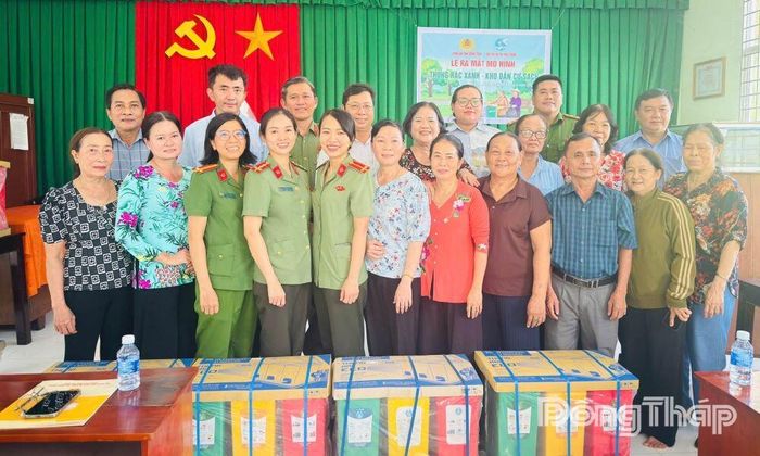 Ra mắt mô hình "Thùng rác xanh - Khu dân cư sạch".