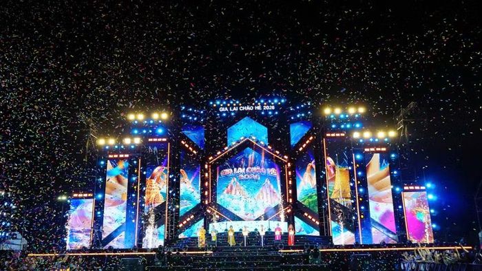  Đại biểu thực hiện nghi thức khai mạc Lễ hội du lịch hè Gia Lai năm 2026. Ảnh: Dương Linh 