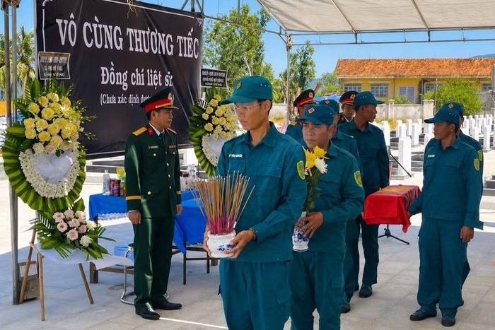  Hài cốt liệt sĩ được an táng tại Nghĩa trang Liệt sĩ Mỹ Thắng. Ảnh: N.K 