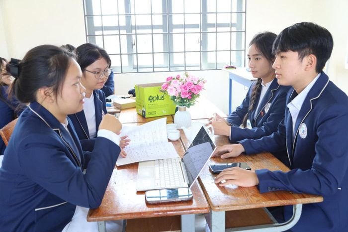 Học sinh Trường THPT Chuyên Bảo Lộc