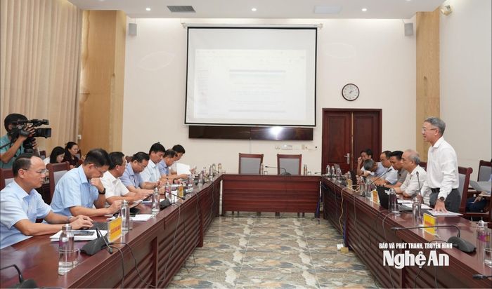 Quang cảnh buổi làm việc giữa lãnh đạo tỉnh và đại diện Ngân hàng Thế giới. Ảnh: Báo Nghệ An