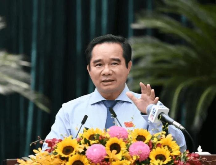Chủ tịch UBND TP.HCM Nguyễn Văn Được phát biểu về các giải pháp thúc đẩy tăng trưởng kinh tế tại kỳ họp.