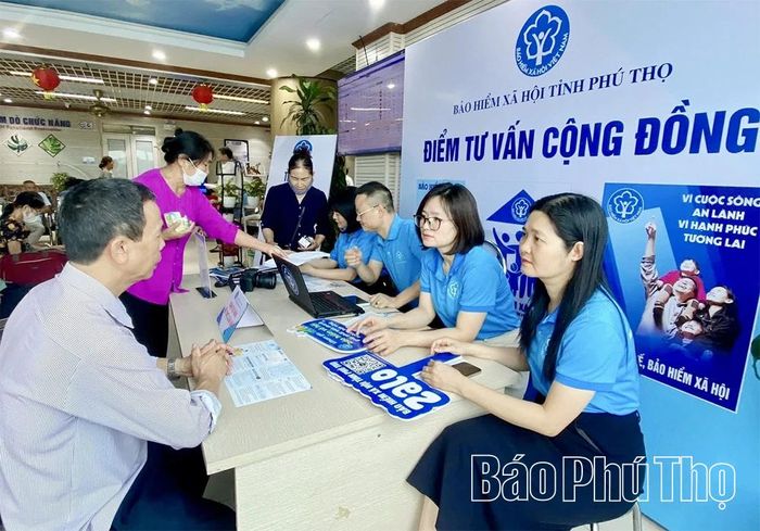 BHXH tỉnh tổ chức điểm truyền thông cộng đồng thu hút đông đảo người dân tham gia tìm hiểu về chính sách BHXH, BHYT.
