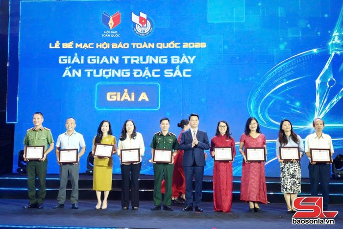 Ban tổ chức trao giải A cho các đơn vị có gian trưng bày ấn tượng đặc sắc.