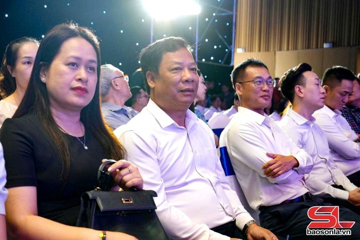 Đại diện Hội Nhà báo tỉnh Sơn La dự chương trình.
