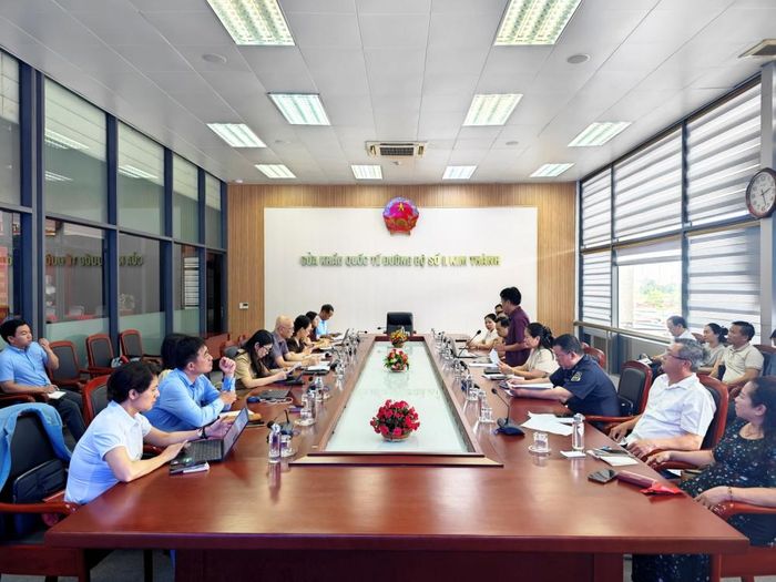 Đoàn công tác làm việc tại Cửa khẩu quốc tế đường bộ số II Kim Thành,
