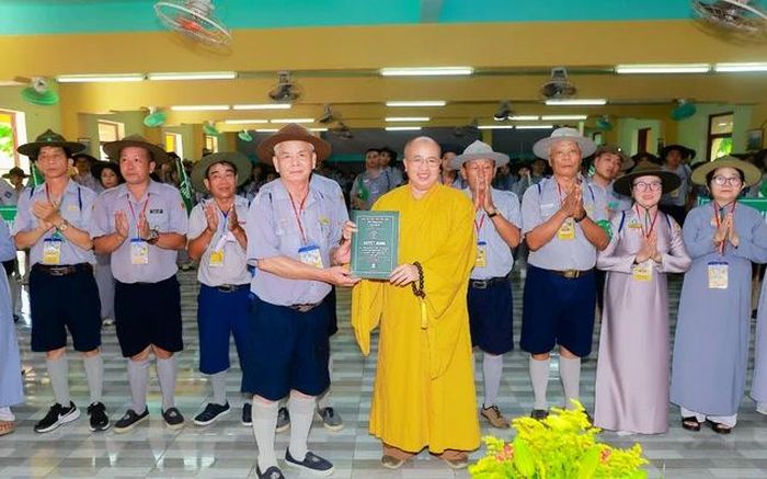 Trao quyết định thành lập Ban Quản trại