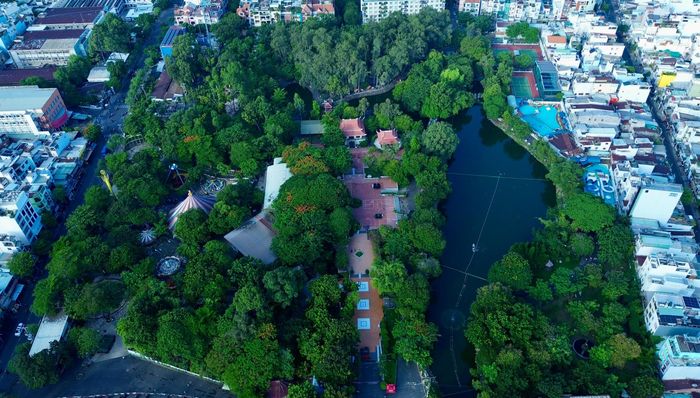 Hiện đơn vị quản lý công viên đang phối hợp chuẩn bị mặt bằng, dựng hàng rào bảo vệ và các điều kiện kỹ thuật phục vụ công tác thăm dò. Quá trình đào sẽ được giám sát chặt chẽ bởi các cơ quan chuyên môn, đơn vị quân đội và nhóm chuyên gia đã tham gia khảo sát radar.