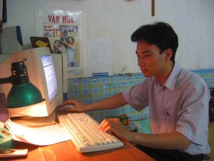 Trước khi trở thành đại biểu Quốc hội, TS Vũ Văn Tiến đã có nhiều năm làm báo, từng giữ nhiều vị trí quản lý và đảm nhiệm cương vị Phó tổng biên tập Báo Xây dựng.