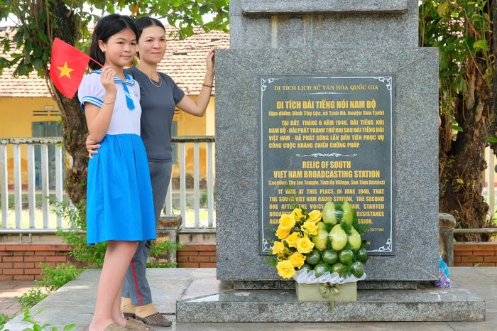 Di tích Đài Tiếng nói Nam Bộ trở thành địa chỉ đỏ truyền cảm hứng đến thế hệ trẻ về lòng yêu nước.