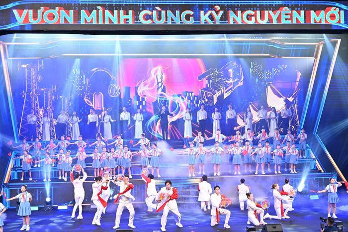 Tiết mục văn nghệ tại Lễ trao giải. Ảnh: Quang Khánh