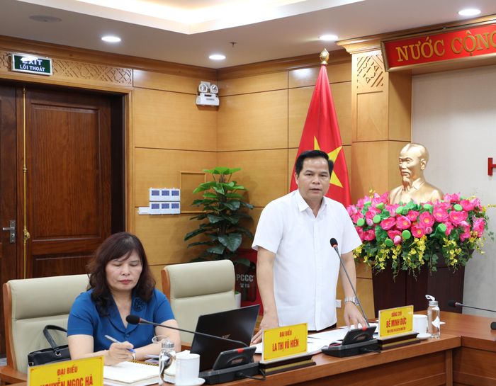 Phó Chủ tịch HĐND tỉnh Bế Minh Đức góp ý chương trình kỳ họp