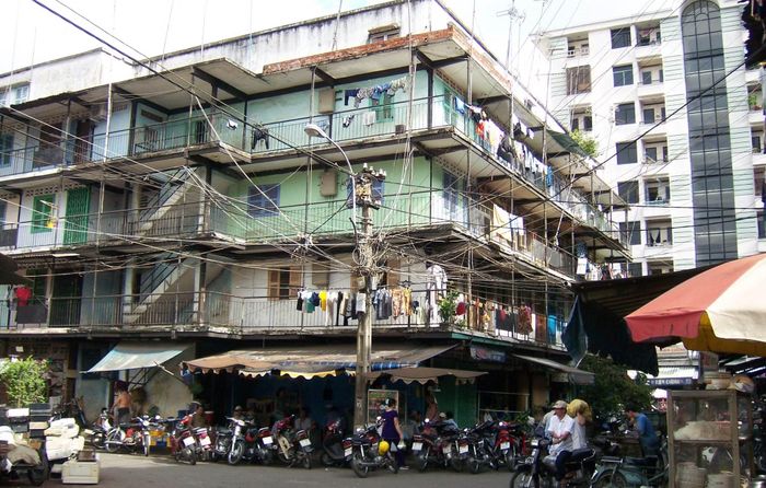 Chung cư cũ đã xuống cấp sau nhiều năm khai thác.