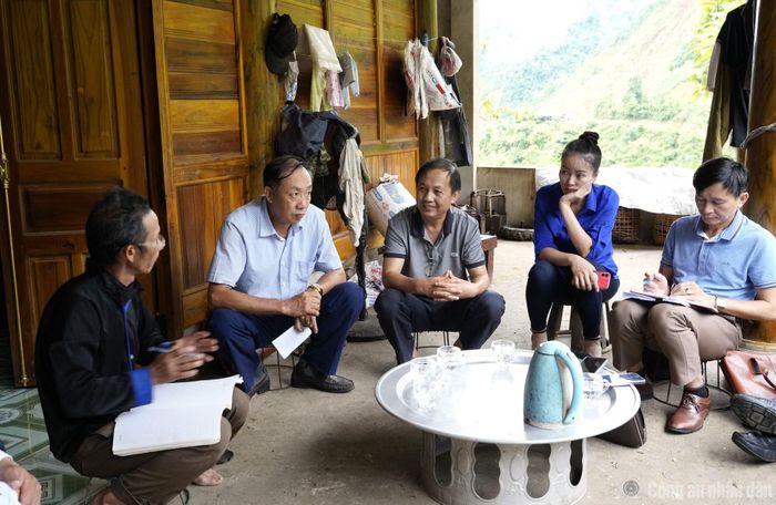 Lực lượng chức năng tuyên truyền, vận động nhân dân nâng cao cảnh giác, không theo các tà đạo, đạo lạ.