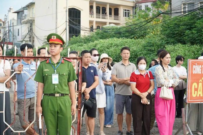 Học viên Học viện CSND tham gia đảm bảo an toàn giao thông tại điểm thi.
