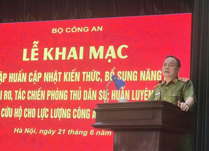 Trung tướng, PGS.TS Lê Quang Bốn phát biểu tại buổi lễ.