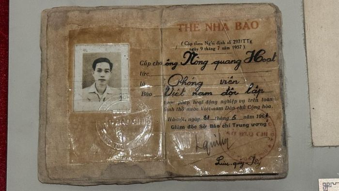 Thẻ Nhà báo của ông Nông Quang Hoạt, nguyên phóng viên Báo Việt Nam độc lập, người con của quê hương Cao Bằng.