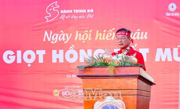  Phó Chủ tịch Ủy ban MTTQ Việt Nam tỉnh Cà Mau Nguyễn Văn Khởi kêu gọi cán bộ, công chức, viên chức và người dân tham gia hiến máu.