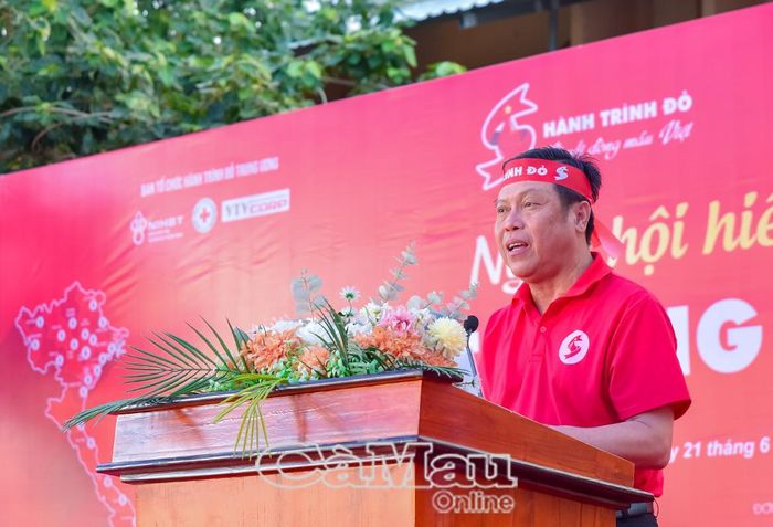  Bác sĩ CKII Huỳnh Minh Phú, Giám đốc Bệnh viện Huyết học - Truyền máu Cần Thơ, phát biểu về tầm quan trọng của nguồn cung ứng máu dịp hè.