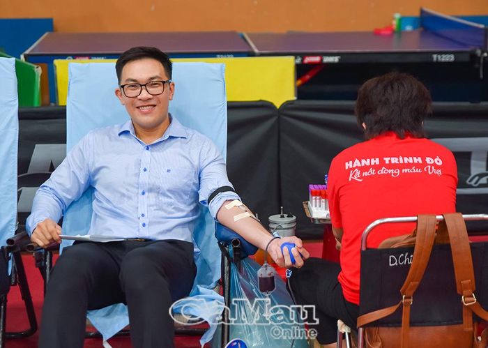  Niềm vui của các tình nguyện viên khi trao đi giọt máu đào, giữ lại cuộc đời cho người bệnh.