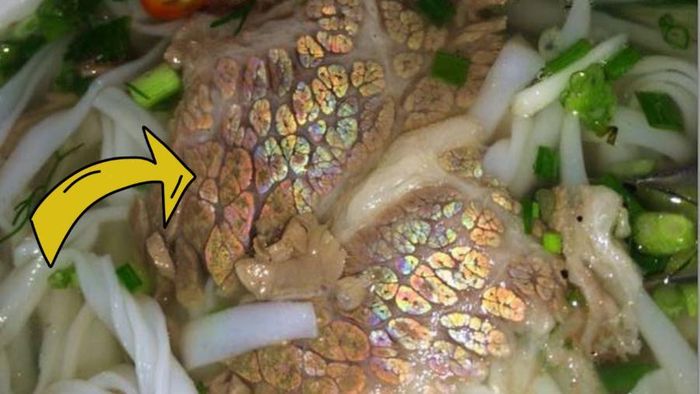 Theo các chuyên gia thực phẩm, hiện tượng ánh màu óng ánh trên thịt bò chín thực chất là một phản ứng tự nhiên. Ảnh minh họa.