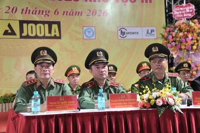 Thượng tướng Lê Quốc Hùng - Ủy viên Trung ương Đảng, Thứ trưởng Bộ Công an, Trưởng Ban Chỉ đạo Hội thao Bộ Công an; Thiếu tướng Lê Hồng Hiệp - Phó Cục trưởng Cục Công tác chính trị, Phó Trưởng Ban Chỉ đạo Hội thao Bộ Công an và Thiếu tướng Trương Minh Đương - Giám đốc Công an tỉnh Lâm Đồng