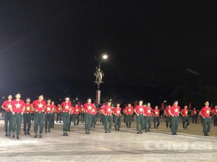 Màn biểu diễn bài võ Mai hoa quyền của các chiến sĩ Bộ Tư lệnhh Cảnh sát Cơ động (Bộ Công an phía Nam)