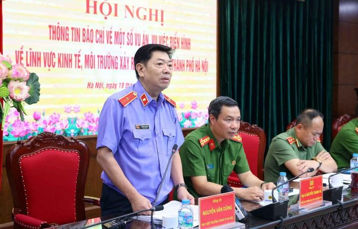 Đại tá Chu An Thanh, Trưởng phòng Cảnh sát điều tra tội phạm về tham nhũng, kinh tế, buôn lậu, môi trường Công an Thành phố thông tin về các vụ án.