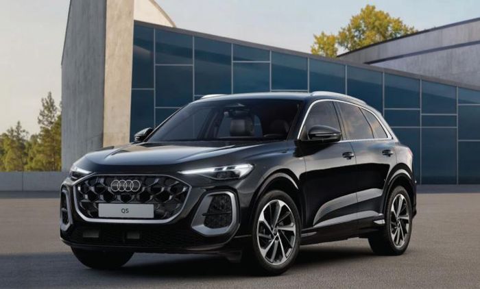 Audi Q5 SUV TFSI quattro S line.